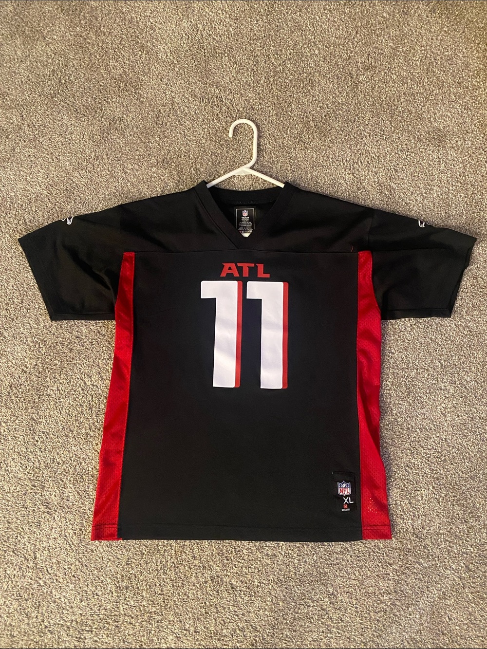 NFL Atlanta Falcons Black & Red #11 Football Jersey Julio Jones NWOT never worn